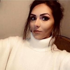 Meet your Posher, Chloe